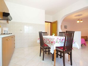 Dining - Holiday apartment with air conditioning (Štinjan)