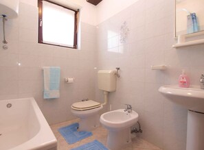 Hair dryer, bidet - Holiday apartment with air conditioning (Štinjan)