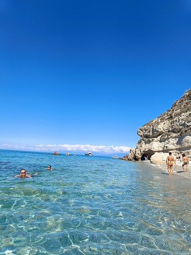 Comfortable Deluxe Apartment in the center of Tropea with sea view balcony