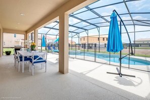 Dining - Private Theater! Star Wars! Water Slide! 6020 (Davenport)