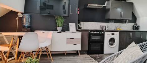 Lejlighed | Privat køkken | Køleskab, mikrobølgeovn, ovn, kogeplade