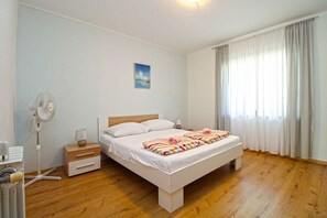 1 bedroom - Holiday apartment mit Terrasse (Pješćana Uvala)