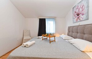 2 室のベッドルーム、WiFi