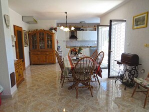 Dining - Holiday apartment with air conditioning (Medulin)
