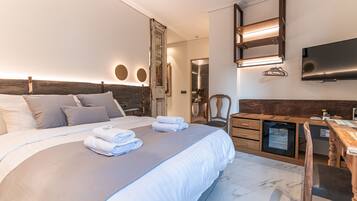 Luxury Apartment | Room amenity