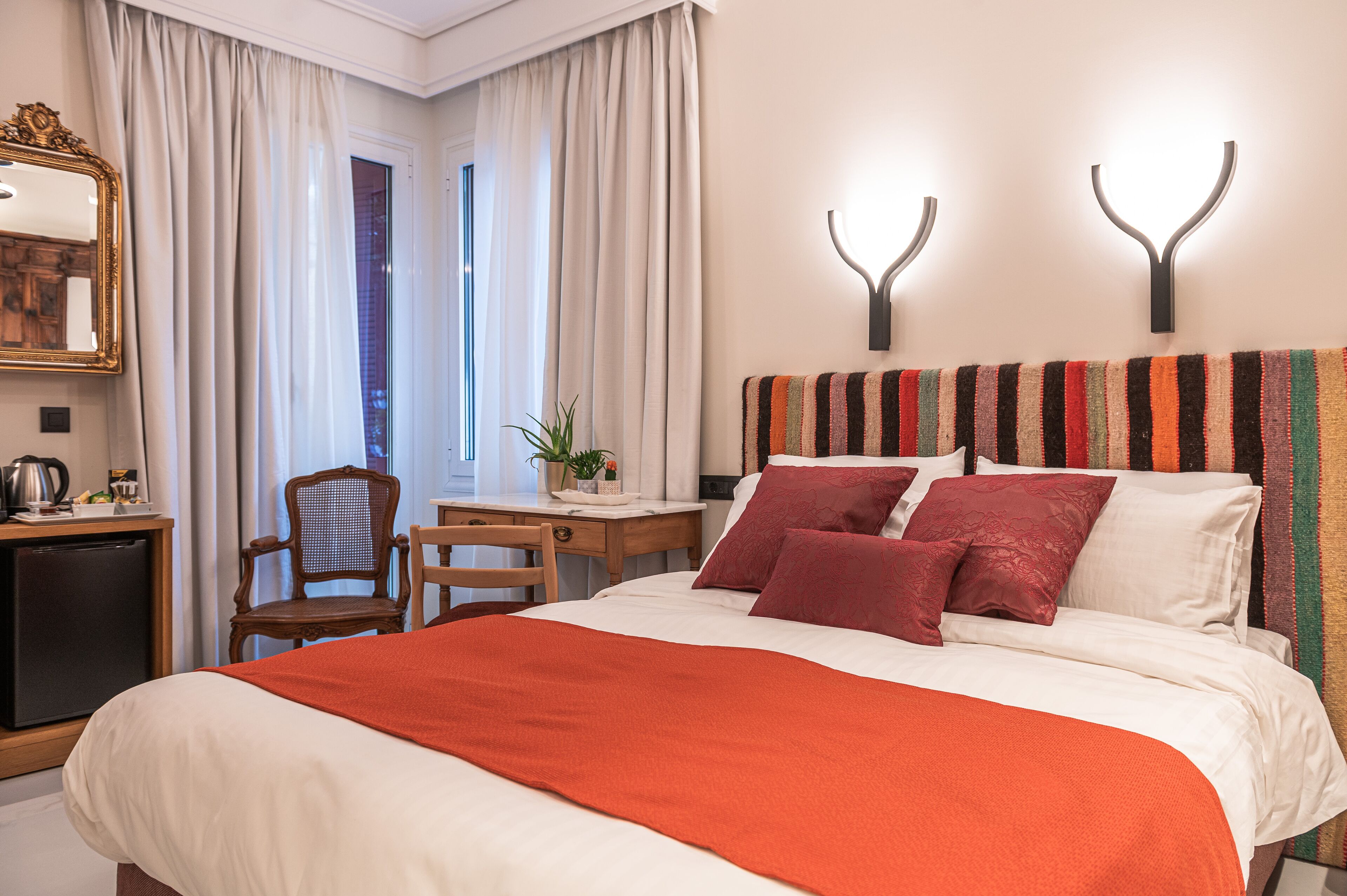 奢华双人房 | 埃及棉床单,高档床上用品,羽绒被,客房内保险箱