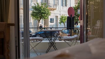 Luxury Apartment | Balcony