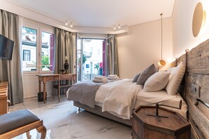 Luxury Apartment | Egyptian cotton sheets, premium bedding, down duvets, in-room safe - Silo Luxury Rooms (Nafplio)