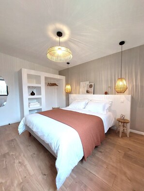 2 habitaciones, tabla de planchar con plancha, wifi y ropa de cama 