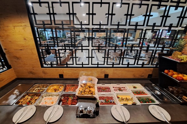 Free daily buffet breakfast