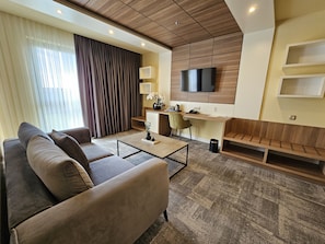 豪華客房 | 書桌、筆電工作空間、隔音、免費無線上網