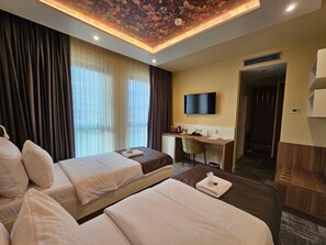 Standard Double or Twin Room, 2 Twin Beds | Minibar, desk, laptop workspace, soundproofing
