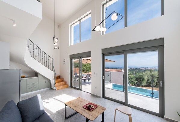 TV - Elthea Villa 2 in Apolpena, Lefkada (Lefkada)