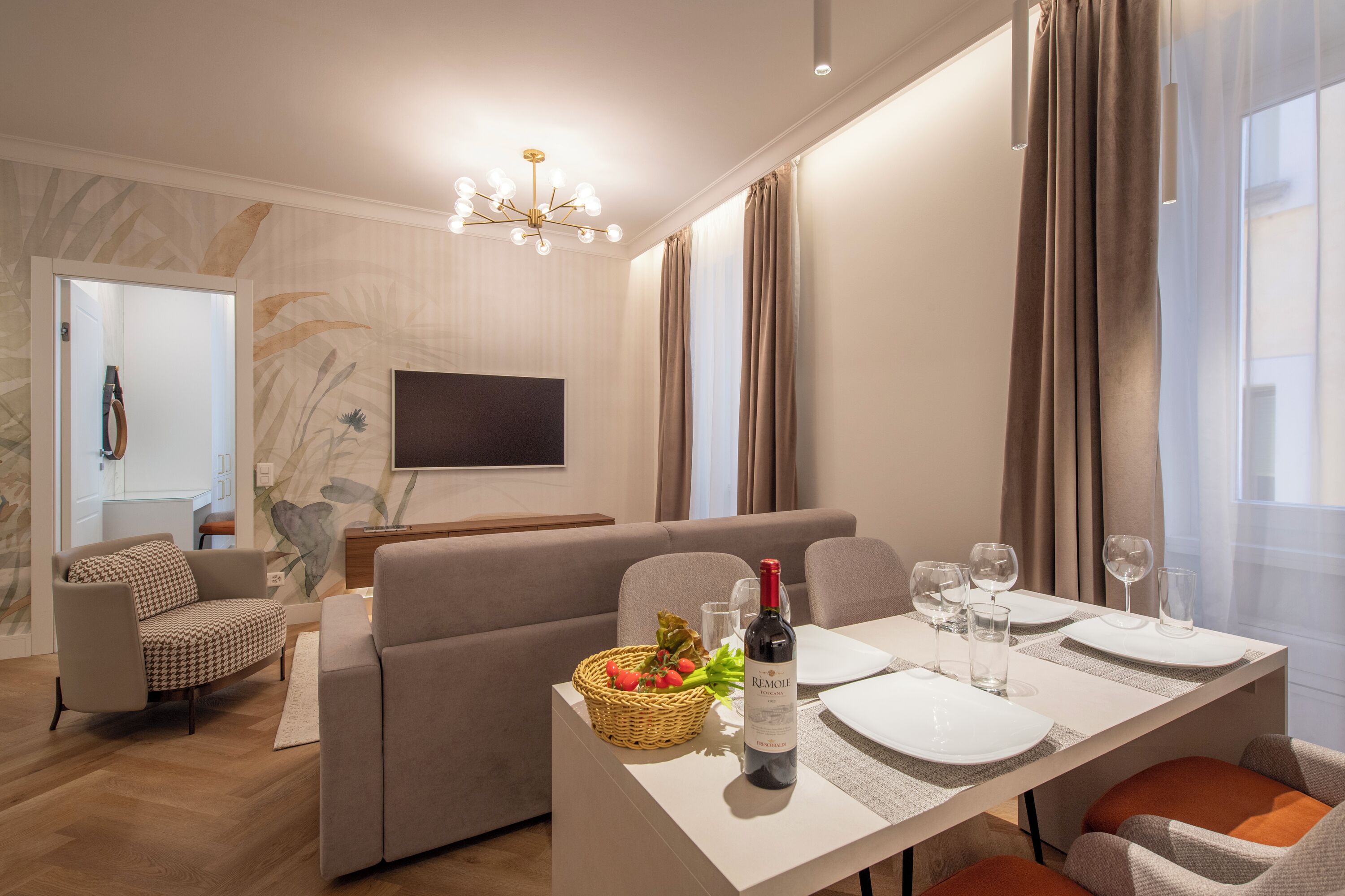 Family Apartment, Multiple Bedrooms (Novos Emerald) | Dining