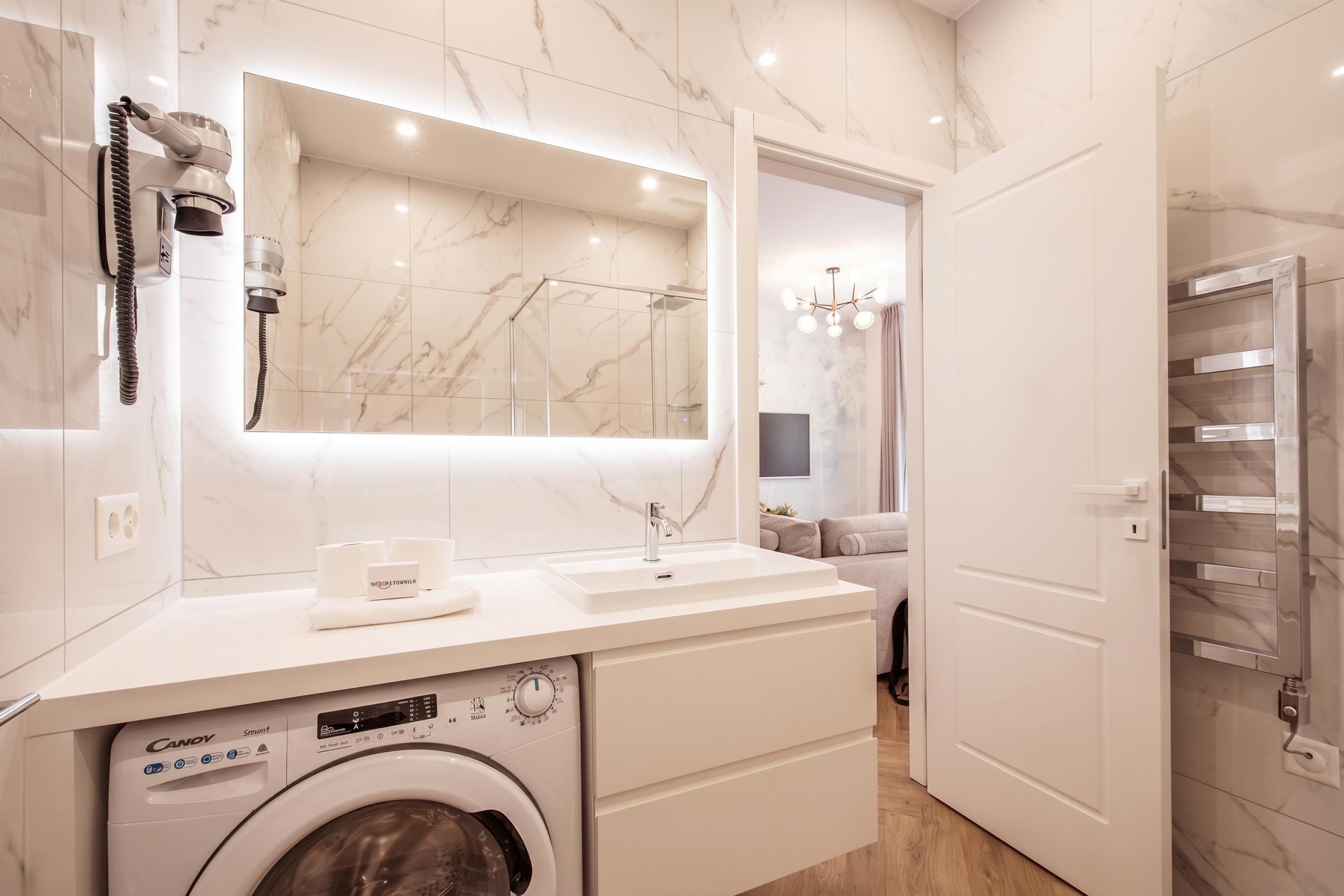 Appartamento familiare, camere multiple (Novos Ruby) | Bagno | Doccia, asciugacapelli, asciugamani, sapone