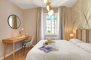 Căn hộ dành cho gia đình, 2 phòng ngủ (Novos Diamond) | 2 phòng ngủ, két bảo mật tại phòng, khu vực làm việc phù hợp cho laptop 