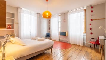 5 slaapkamers, een strijkplank/strijkijzer, gratis wifi, beddengoed