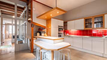 Réfrigérateur, micro-ondes, four, lave-vaisselle