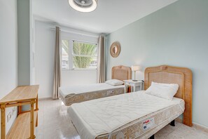 2 bedrooms, iron/ironing board, WiFi, bed sheets