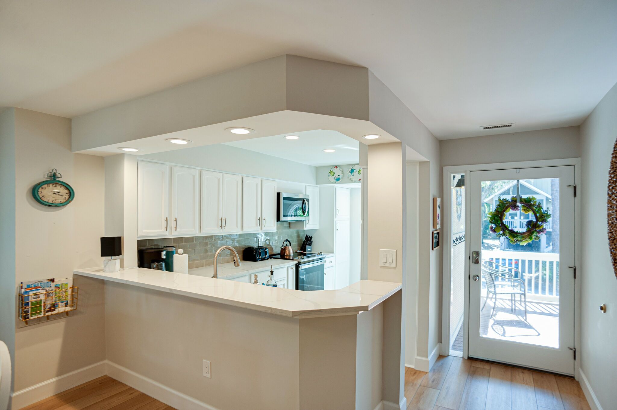 Fridge, microwave, dishwasher, coffee/tea maker