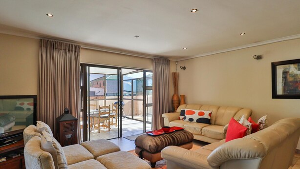 Unclassified image, 1 of 17, button - Kwantu Guesthouse 3 (Cape Town)