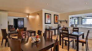 Unclassified image, 5 of 17, button - Kwantu Guesthouse 3 (Cape Town)