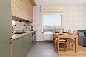 Fridge, microwave, oven, stovetop