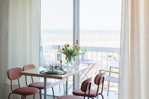 Dining - Studio Cosy-balcon vue Mer-wifi (Berck)