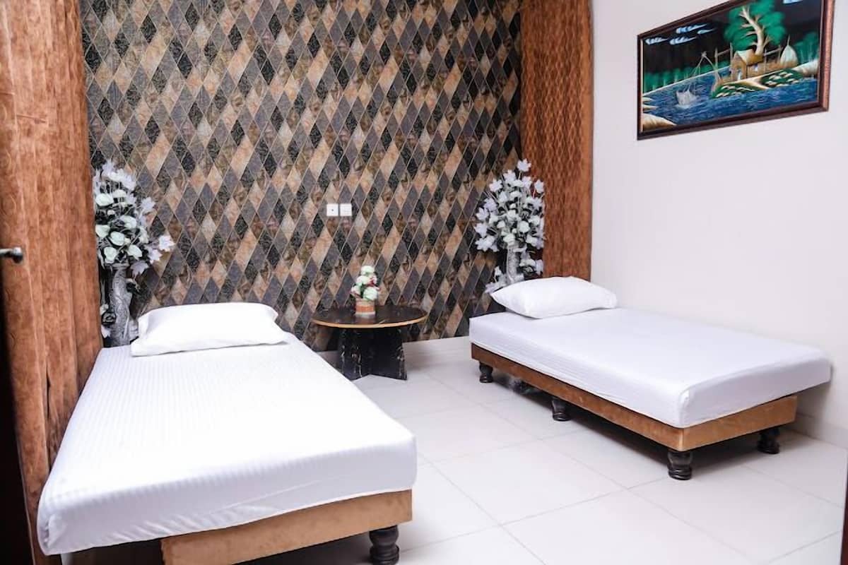 Deluxe Double Room | Soundproofing, iron/ironing board, free WiFi