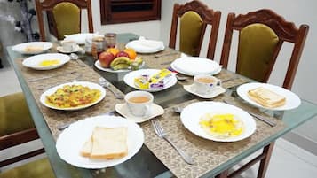 Free daily buffet breakfast