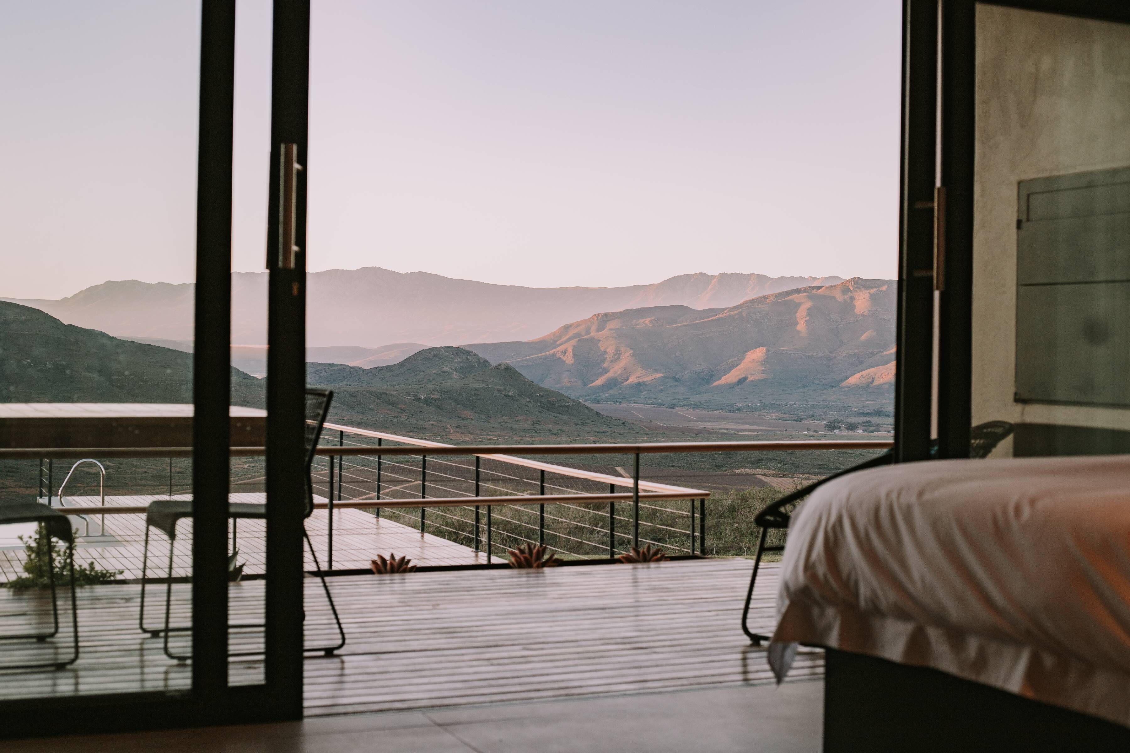 Suite – junior, 1 kingsize-seng, fjellutsikt | 1 soverom, minibar, safe på rommet og skrivebord