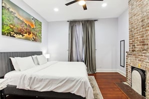 5 habitaciones, tabla de planchar con plancha, wifi y ropa de cama