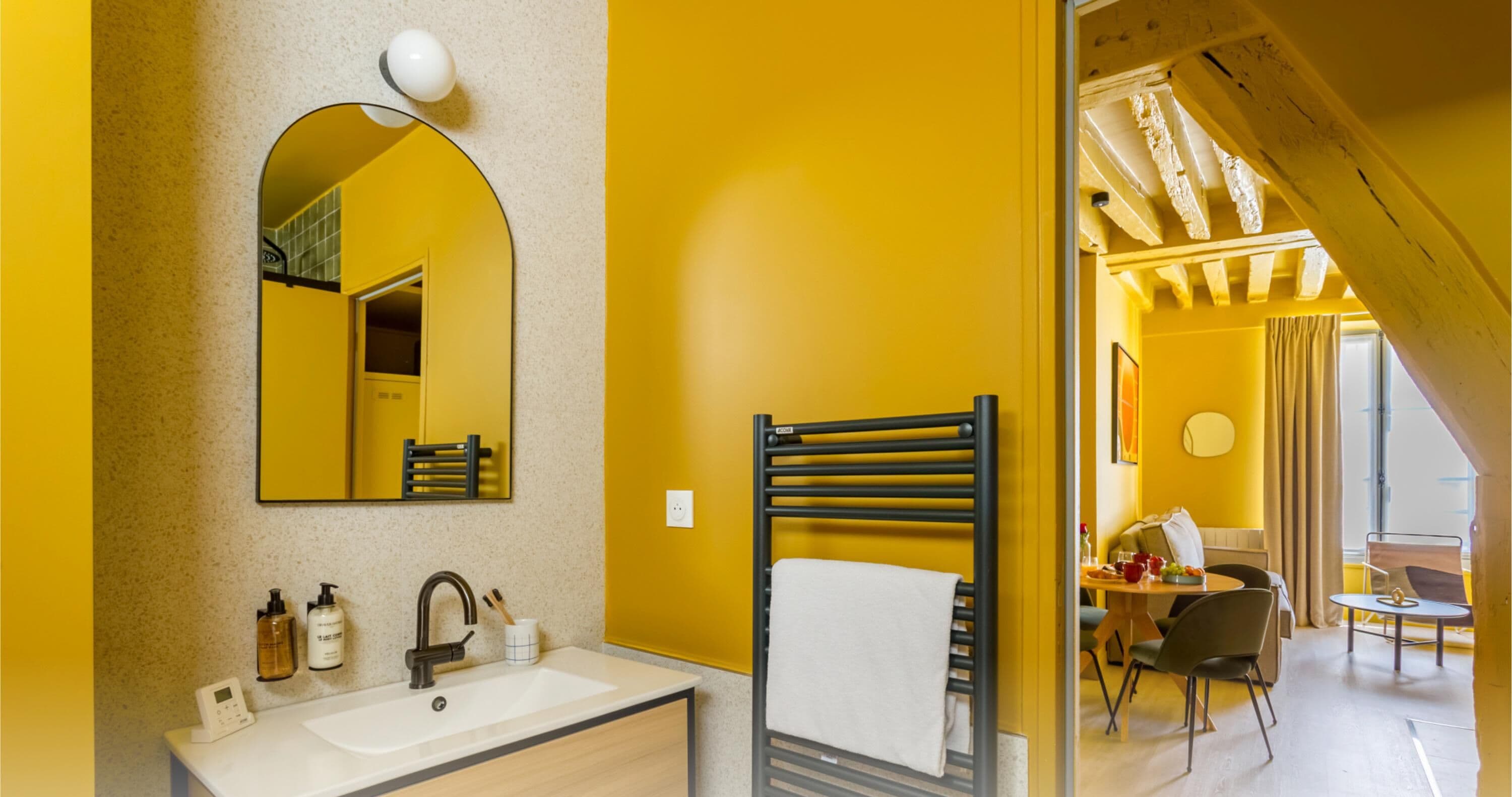 经典公寓 | 浴室 | 吹风机、毛巾、肥皂、洗发水