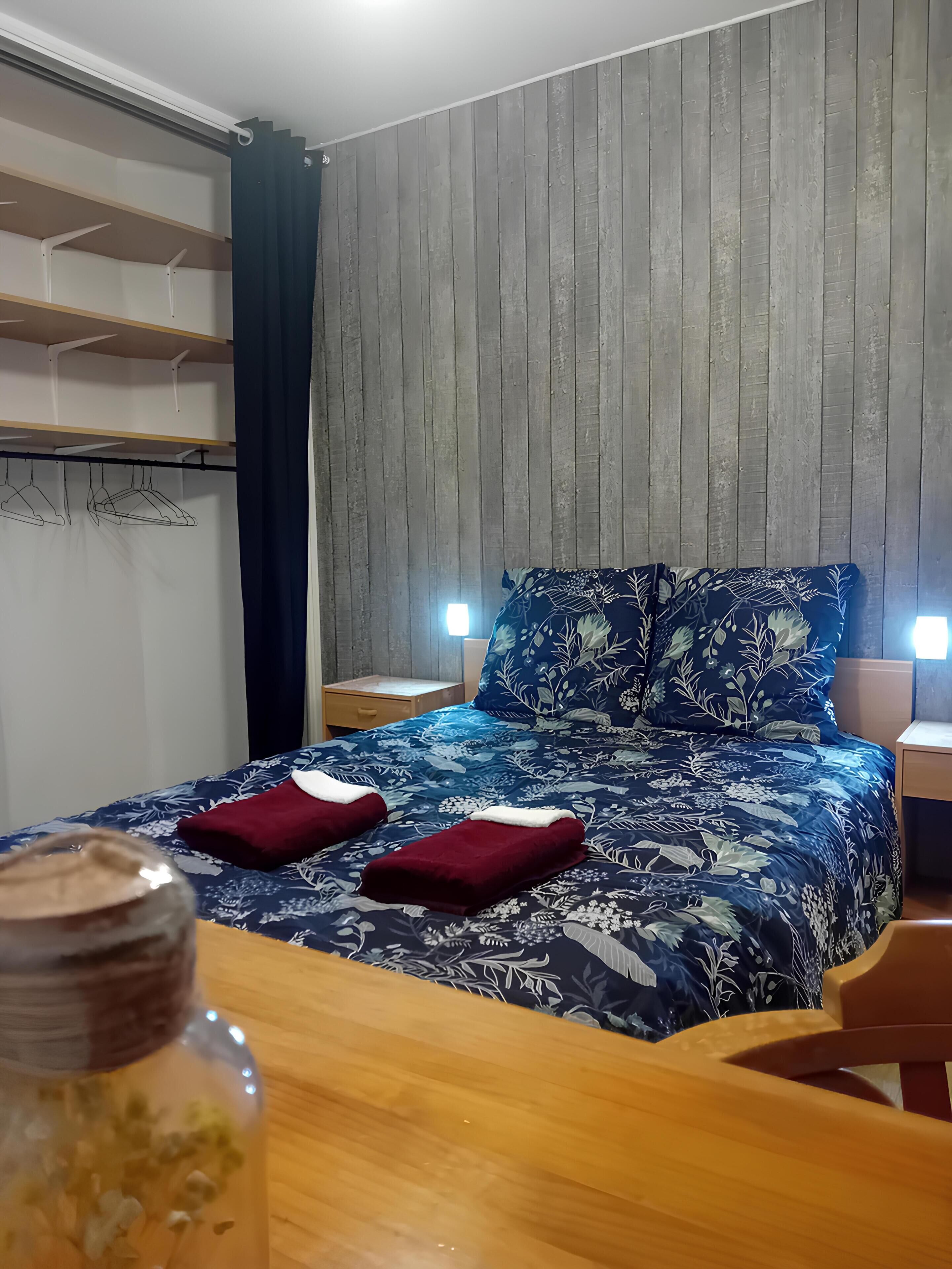 3 chambres, fer et planche à repasser, Wi-Fi, draps fournis