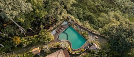 Outdoor pool, pool loungers