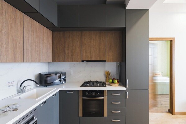 Fridge, microwave, oven, stovetop