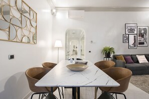 Dining - Angelique Boutique (Roma)