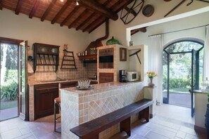 Private kitchen - Le Rose Apartment in Tuscany (Montespertoli)