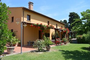 Exterior - Le Rose Apartment in Tuscany (Montespertoli)