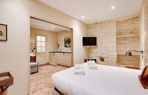 1 bedroom, iron/ironing board, travel cot, WiFi