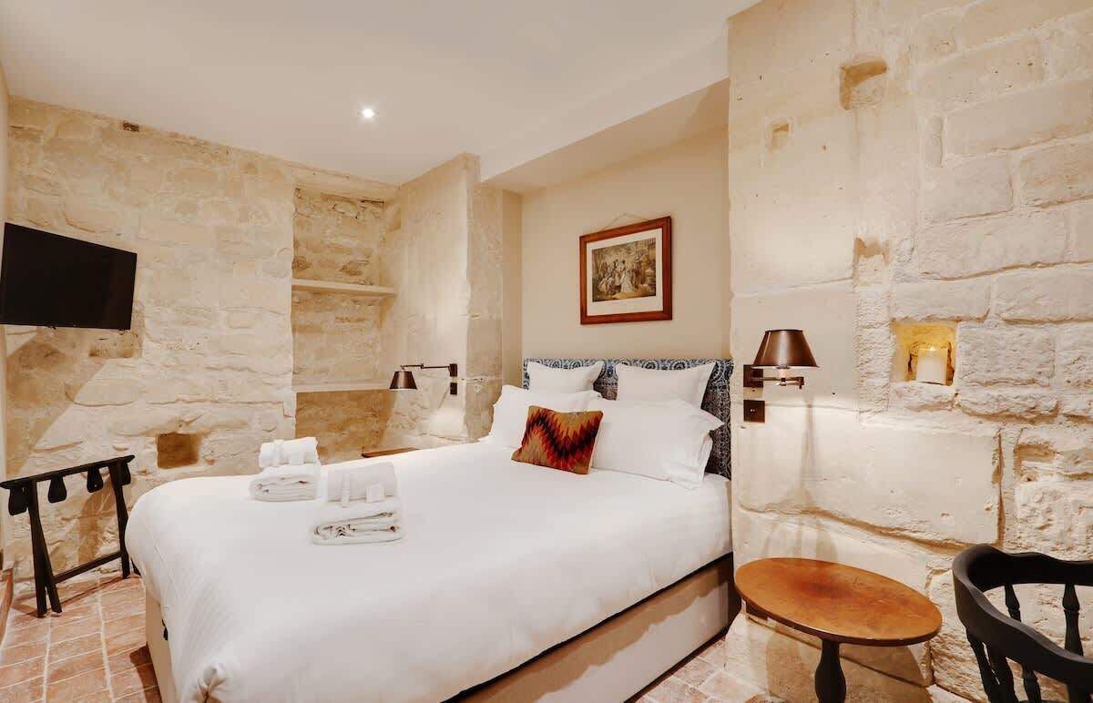 1 bedroom, iron/ironing board, travel crib, WiFi