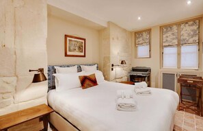 1 bedroom, iron/ironing board, travel cot, WiFi