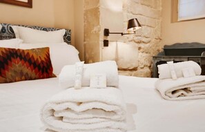 1 bedroom, iron/ironing board, travel cot, WiFi - A Picturesque 1-BR in Saint-Germain (Paris)