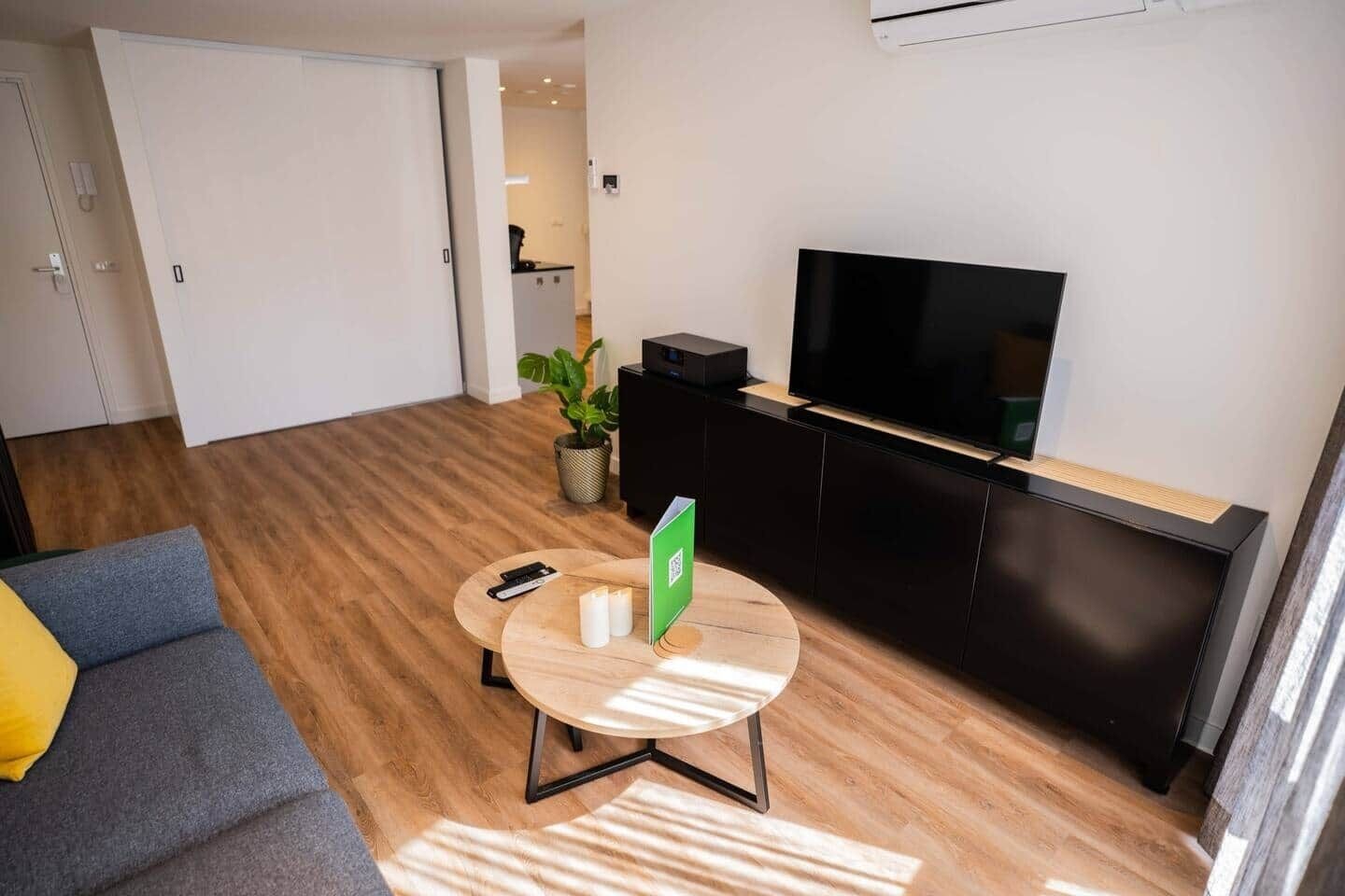 TV, offices