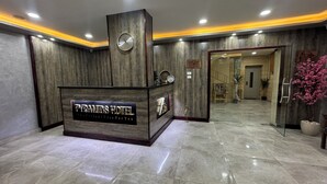 Quầy tiếp tân