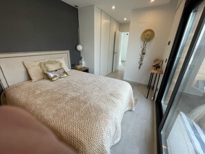 3 bedrooms, in-room safe, desk, iron/ironing board - Villa Aphrae, Villa de Standing Moderne et Conviviale Proximité mer et Montagne (Finestrat)