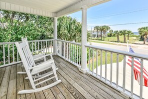 Property grounds - 2nd Row 5 BR Beach House with a Private Pool! Costalotta (Surfside Beach)