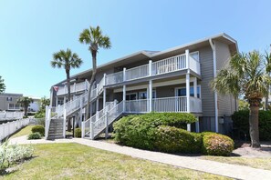 Exterior - 2nd Row 3 BR Condo with a Shared Pool! Floral Villas D13 (Surfside Beach)