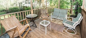 Walk to the Beach 3 BR Beach House! Phillips Cottage