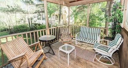 Walk to the Beach 3 BR Beach House! Phillips Cottage